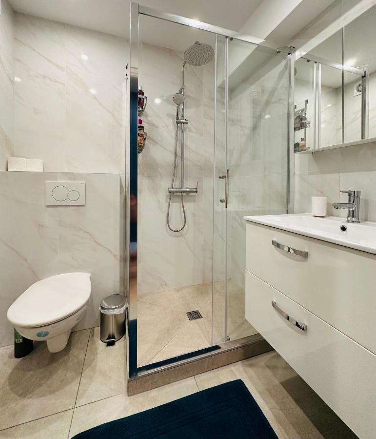 The Nice - 3 Rooms, 3Air Cond, 3Tv, 3Fans, 2 Wc, Wifi Everywhere 5Min Aeroport, Train, Beach, 1Min Tram, 15 Min Centre, Port, Parking Possible Kültér fotó